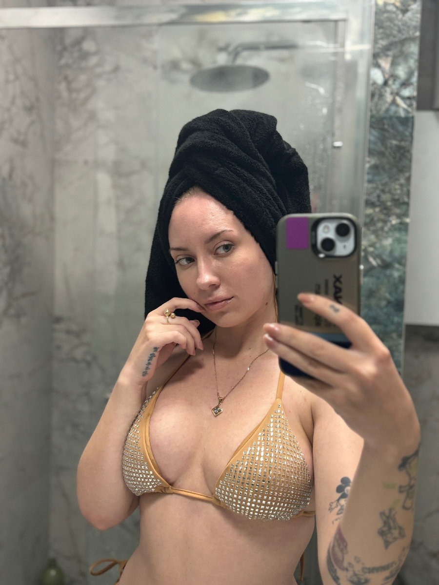 Nude girl KateV in Ibin