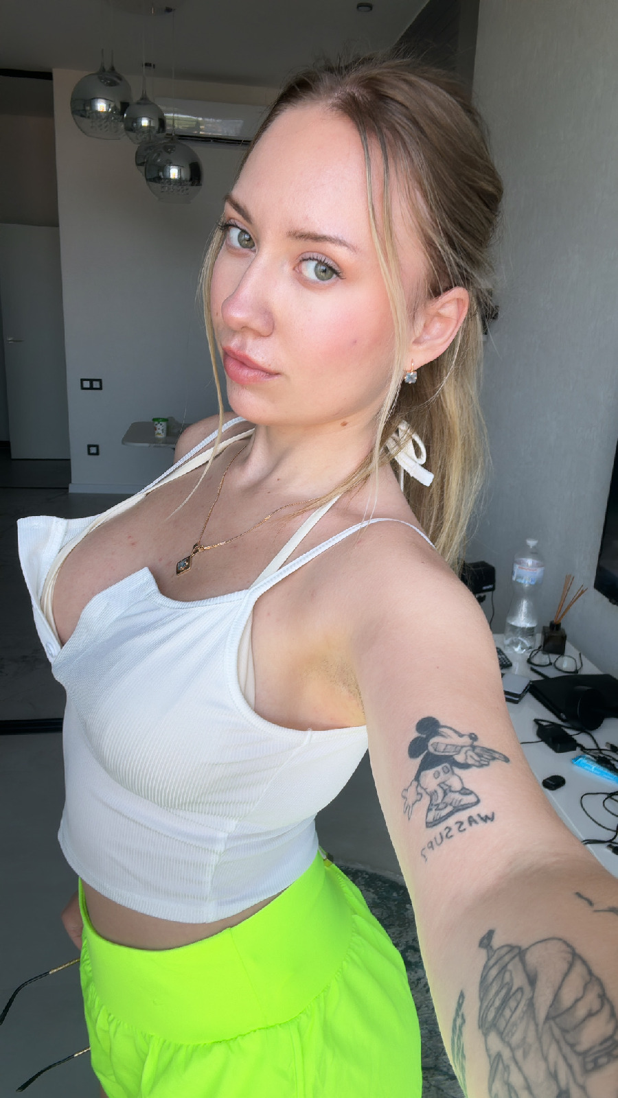 KateV in her underwear in Ibin