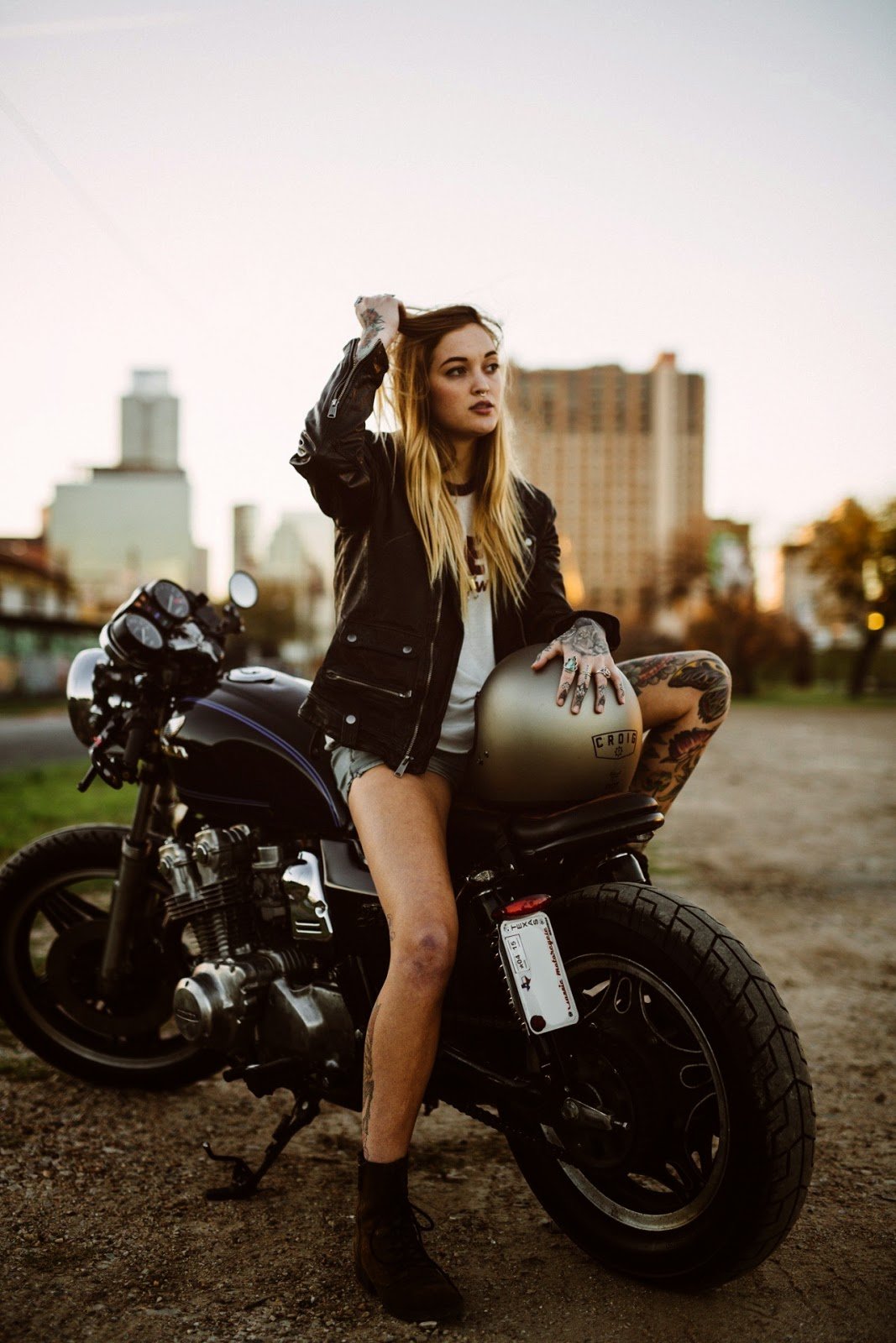 Beautiful girls and bikes in Ibin