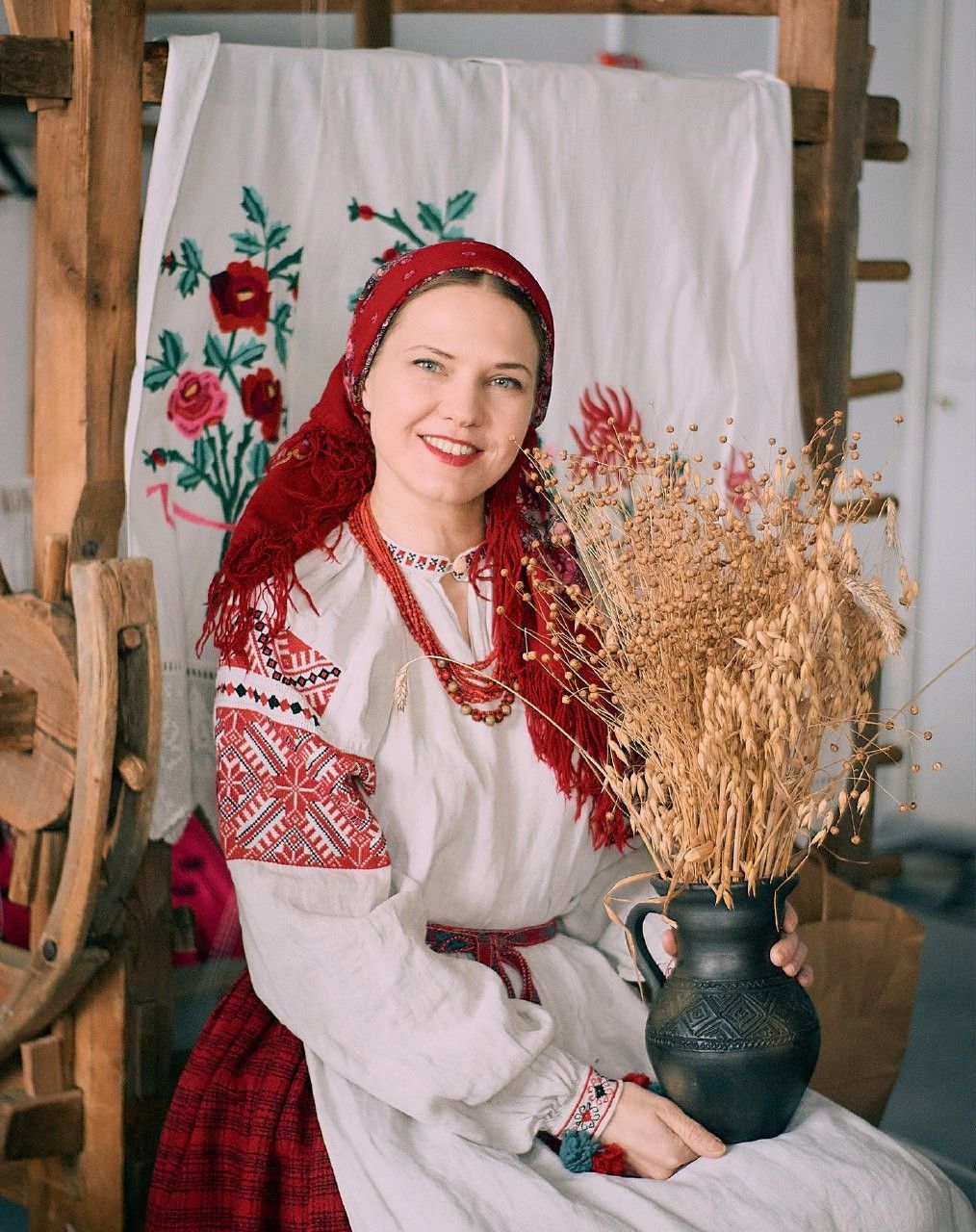 Women in Slavic costumes in Ibin