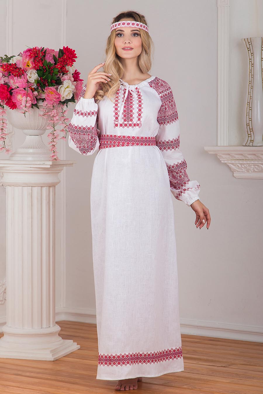 Women in Slavic costumes in Ibin