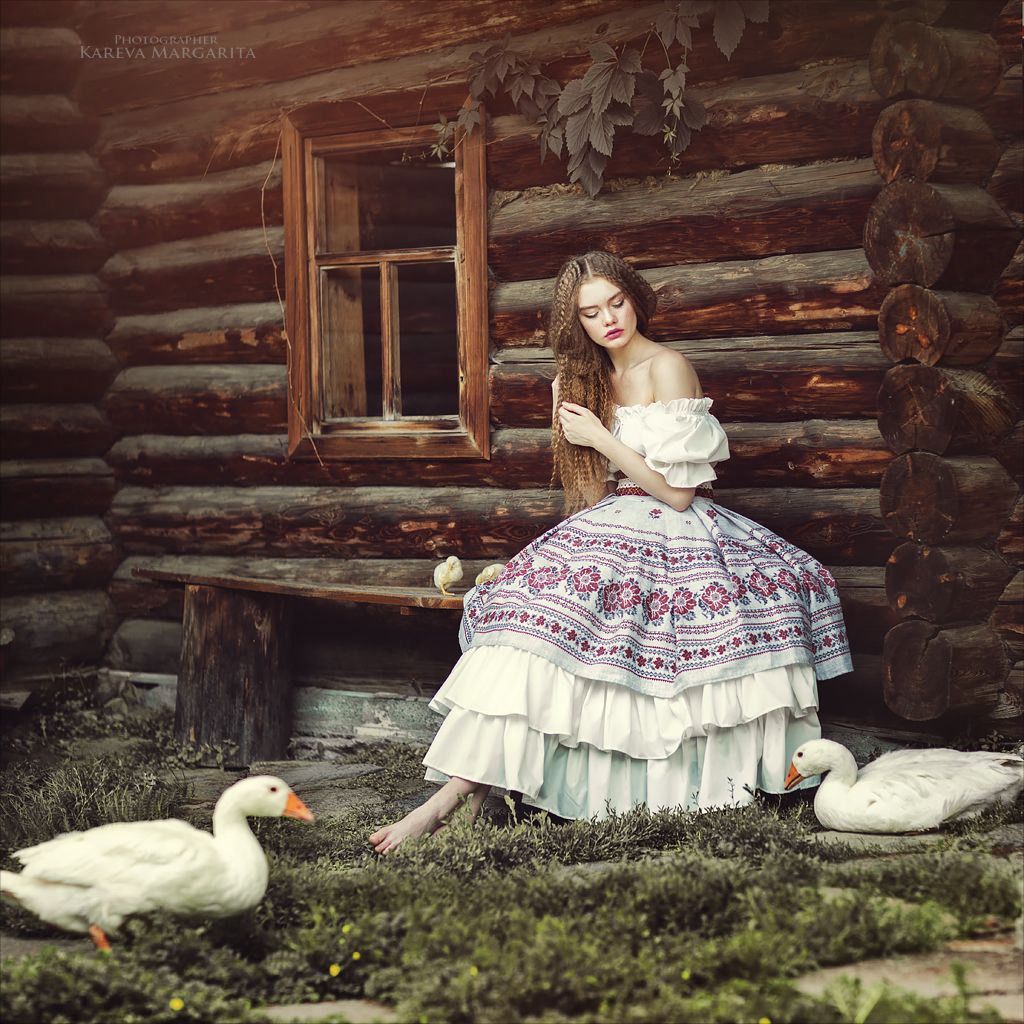 Women in Slavic costumes in Ibin