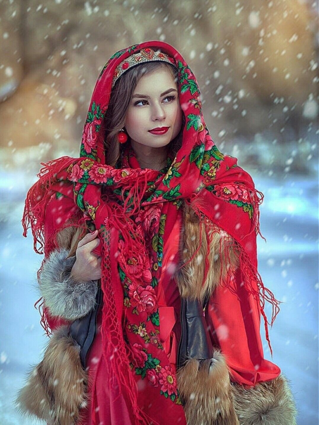 Beautiful girl Women in Slavic costumes in Ibin