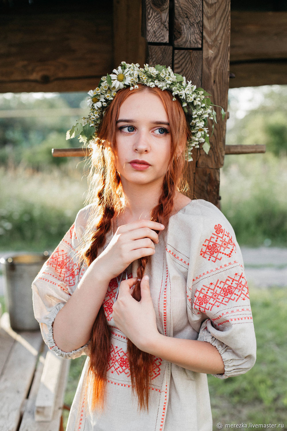 Girls in Slavic costumes in Ibin