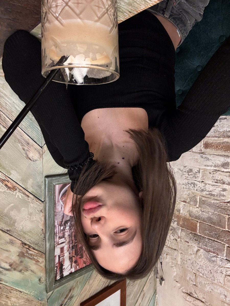 Fresh photos, fresh mood — Tina online in Ibin